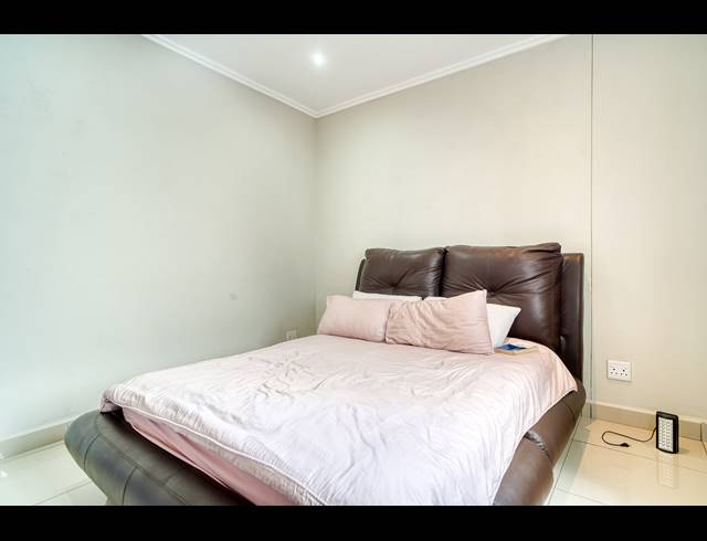 1 BEDROOM APARTMENT FOR SALE IN UMHLANGA RIDGE